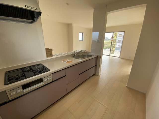 【いわき市平城東１丁目／14号棟】　デザイナーズ新築建売住宅☆マルトまで徒歩7分のキッチン|同施工◆キッチンの写真です◆　使い勝手の良いシステムキッチン！
家族の笑顔を見ながらするお料理は対面キッチンの特権ですね！
