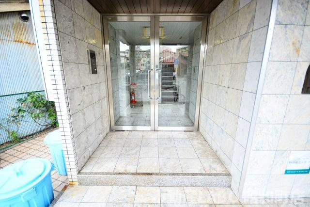 ロイヤル天王寺南のエントランス