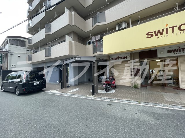ツカサロイヤルハイツ瓢箪山のエントランス|落ち着いたエントランスです