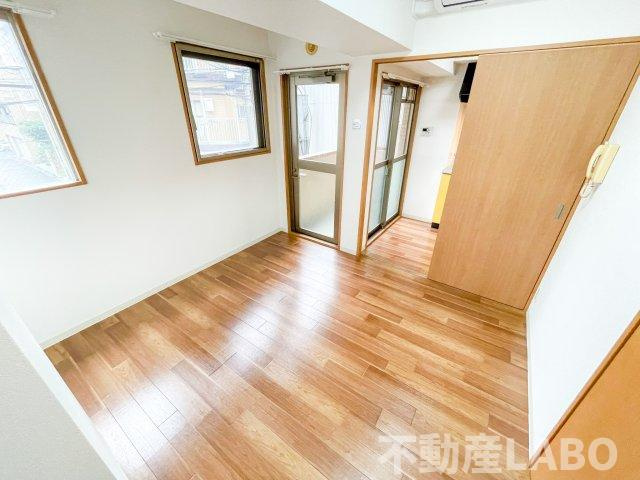 美章園メゾン寿の洋室