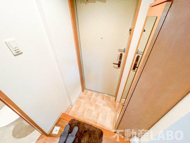 美章園メゾン寿の玄関