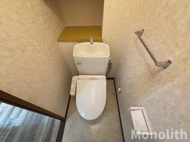 ノゥブルヒル二色のトイレ