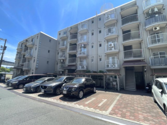 エメラルドマンション仁保新町の外観