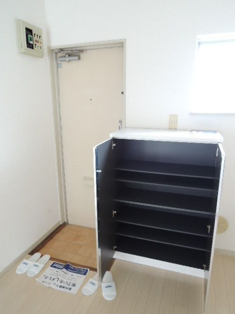 コーポアサヒの玄関|シンプルで使いやすい玄関です
