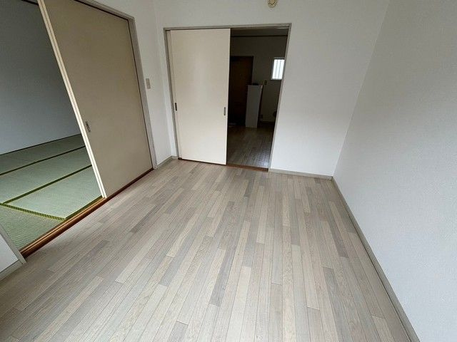 コーポアサヒの内装|明るい室内です
