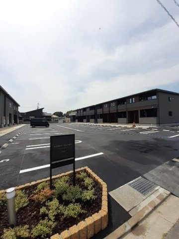 フォレストスクエアＤの駐車場|カースペースがあります