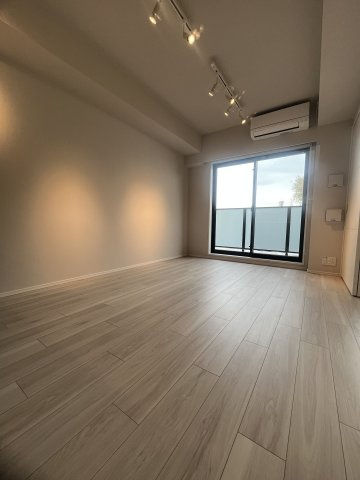 La Perla JiyugaokaⅡの居間・リビング