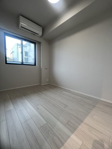 La Perla JiyugaokaⅡの居間・リビング