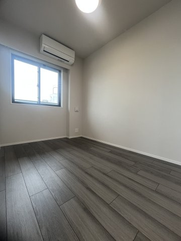 La Perla JiyugaokaⅡの居間・リビング