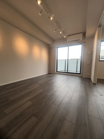 La Perla JiyugaokaⅡの居間・リビング