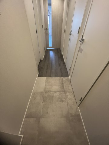 La Perla JiyugaokaⅡの玄関