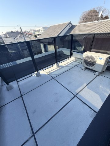 La Perla JiyugaokaⅡの駐車場