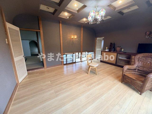 東伯郡湯梨浜町長江中古戸建の居間・リビング