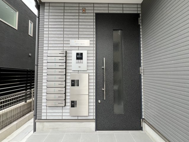 ベネフィス観音町のエントランス