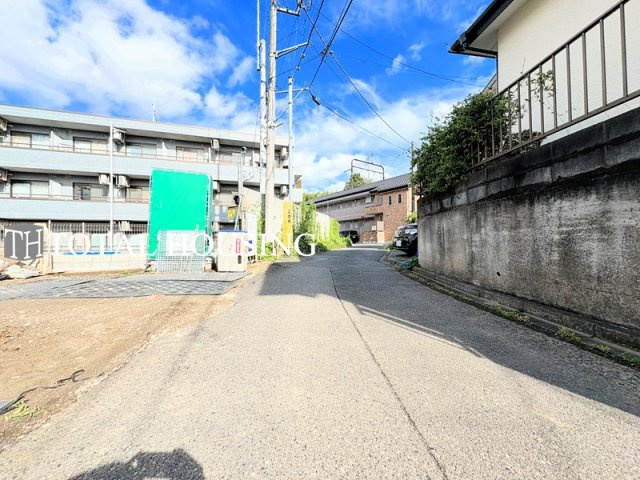 【前面道路含む現地写真】 | 稲城市矢野口　新築戸建　全2棟