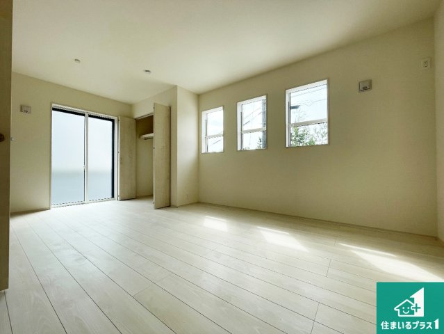 西宮市北六甲台　第2期　新築一戸建ての洋室|シンプルな洋室は、自分好みのインテリアが楽しめます♪ご家族とインテリアや家具を選びに行くのは入居時の醍醐味の一つです。ぜひお楽しみください♪
