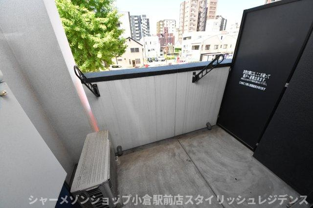 コンダクトレジデンス戸畑のバルコニー