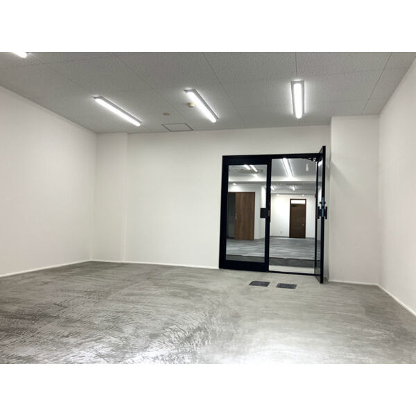 エスポワール大成【　1階路面店　】