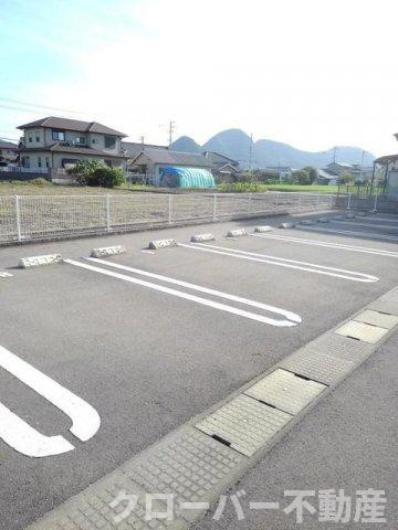 フルール・ド・リスＡの駐車場