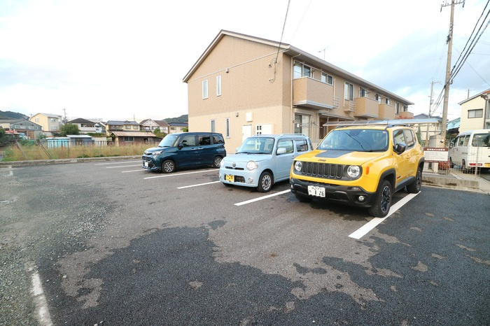 パークフロントMの駐車場