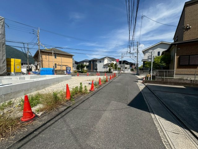 SUN COURTーサンコート－小倉南区蜷田若園３丁目【小倉南区　新築戸建て】の前面道路含む現地写真|現地撮影　2026,6,14　SUN COURTーサンコート－小倉南区蜷田若園３丁目【小倉南区　新築戸建て】