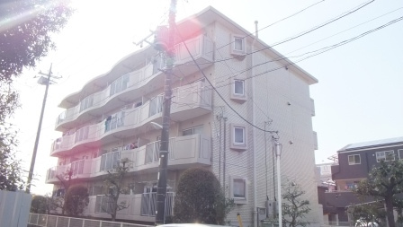 市川クローバーハイツ大野のエントランス|落ち着いたエントランスです