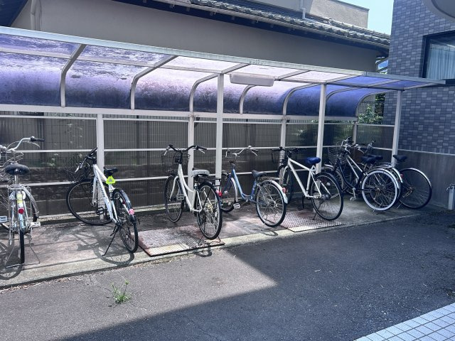 ロイヤル本郷マンションの洋室