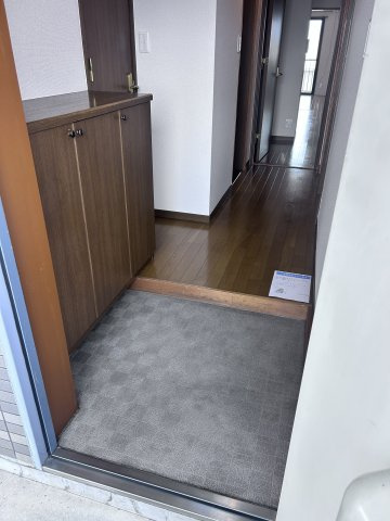 ロイヤル本郷マンションの玄関