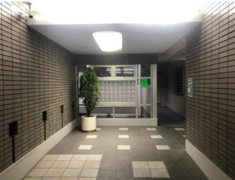 インペリアル東久留米B棟のロビー