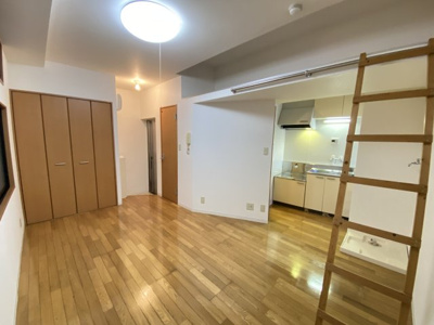 【居間・リビング】 | 桶川駅前プラザ | ゆったり過ごせる居間です
