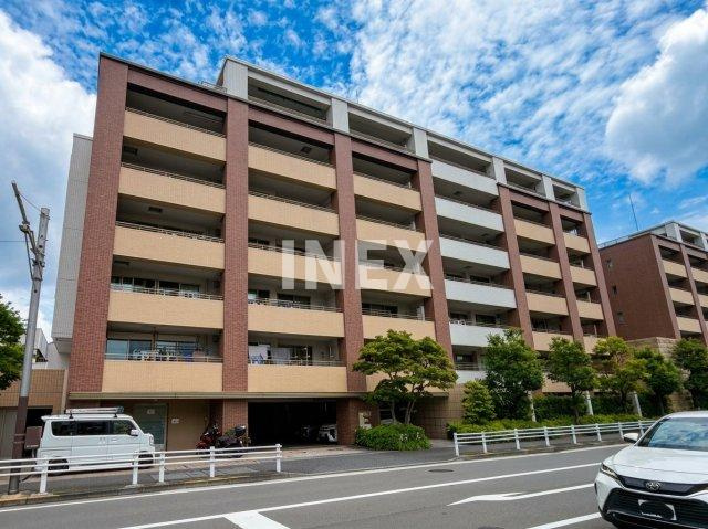 ブラウド横浜鶴見市場の外観