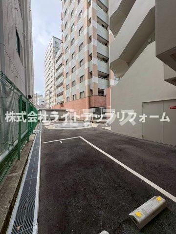 レジデンス神戸レガーロの駐車場