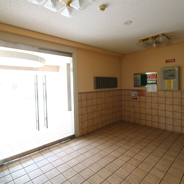 エルドラード上ヶ原2番館のエントランス
