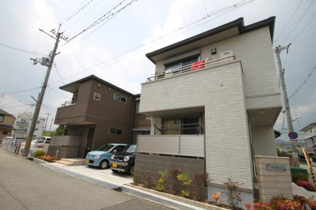 伊丹市荒牧６丁目のハイツの駐車場|駐車スペースもあります