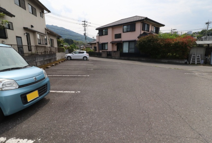 パル秋篠　B棟の駐車場