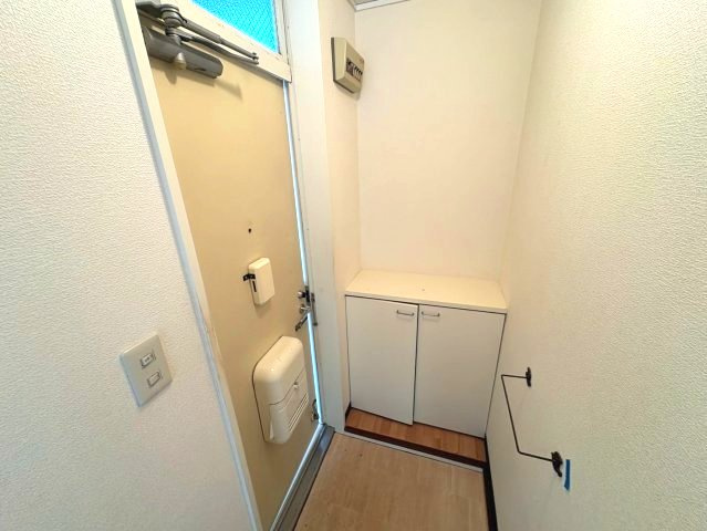 シティーハウス栄　A棟の玄関