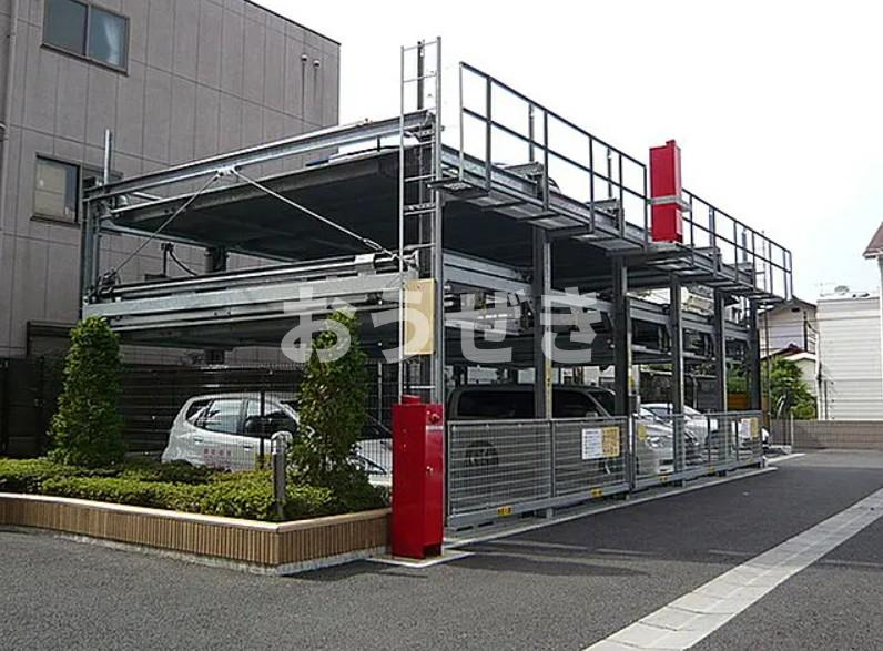 エグゼプリュート大師駅前の駐車場