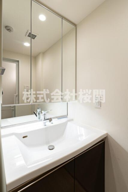 ＧＲＡＮ　ＰＡＳＥＯ横濱関内ＰＲＥＭＩＵＭの独立洗面台|※写真は同タイプ住戸です。 