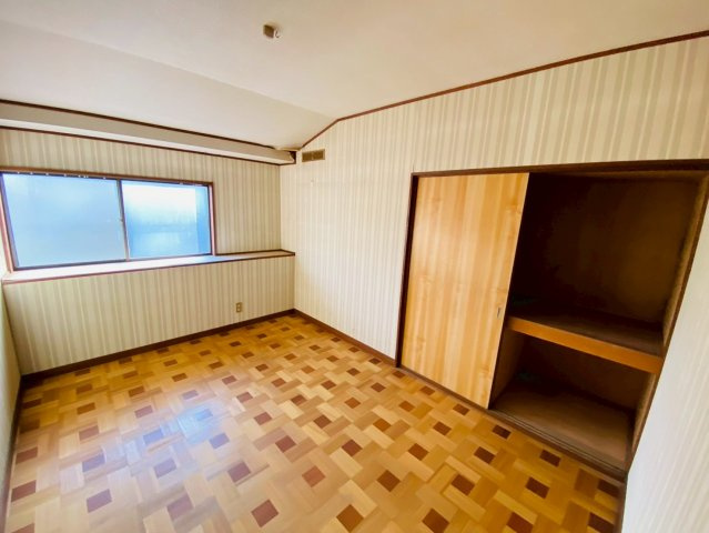 八街ほ　売戸建の洋室