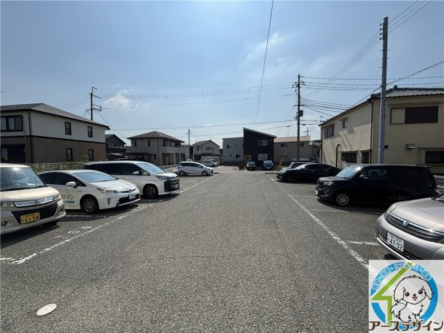 グリーンハイツ大久保の駐車場