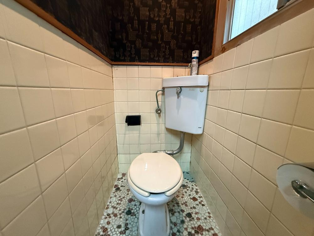 高柳7丁目　中古一戸建てのトイレ|トイレ２ヶ所
■物件内覧・資金計画相談・住宅ローン相談、リフォーム相談、お問合せ受付中■
※当日・翌日のご内覧、ご相談はお電話でのお問合せがスムーズです！