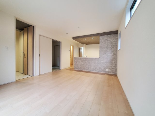 八潮市　八條　新築戸建　　全1棟の居間・リビング|施工例です