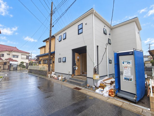 八潮市　八條　新築戸建　　全1棟の前面道路含む現地写真|前面道路含む現地写真です