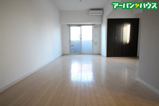 LST表町Ⅲの居間・リビング