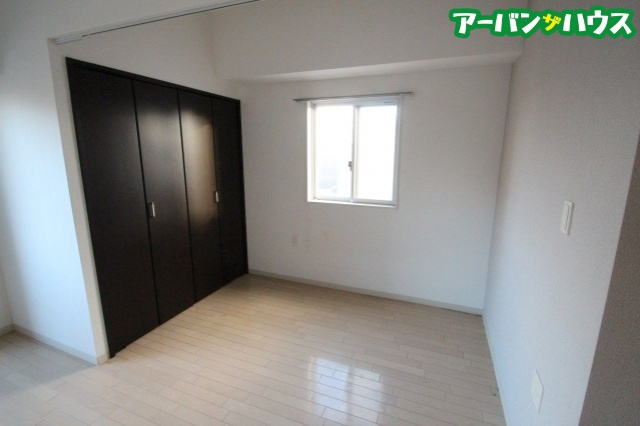 LST表町Ⅲの洋室