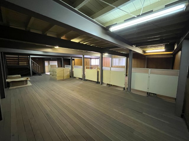 戸田倉庫　西側の内装