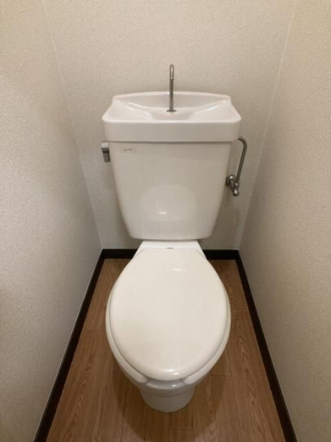 海老名市中新田３丁目のアパートのトイレ