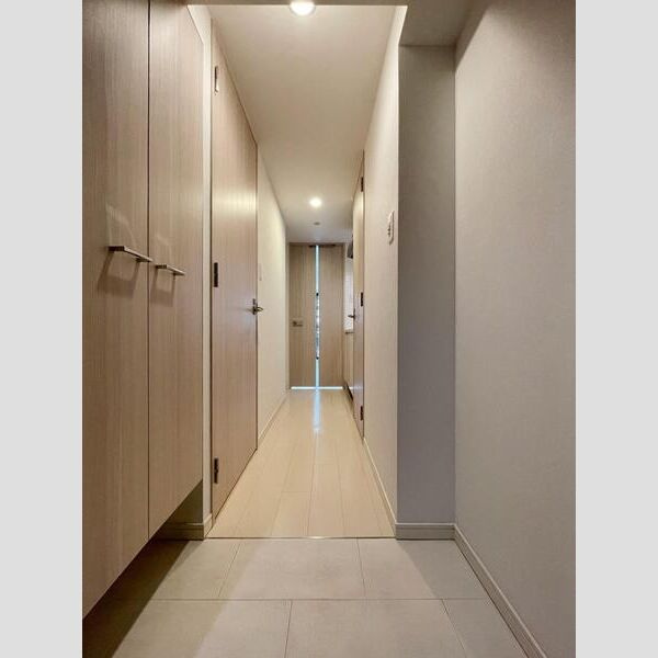 S-RESIDENCE新大阪Ridenteの玄関