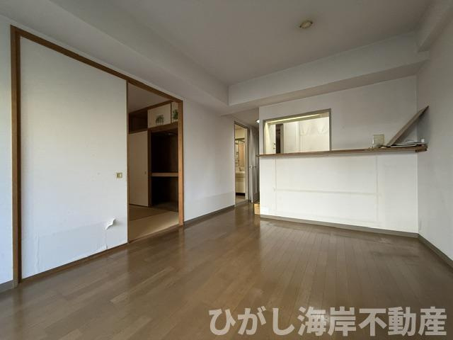ダイアパレス湘南虹ヶ浜オーシャンビュー　のダイニング|7月9日撮影　新規リフォーム中　11.2帖　LDK