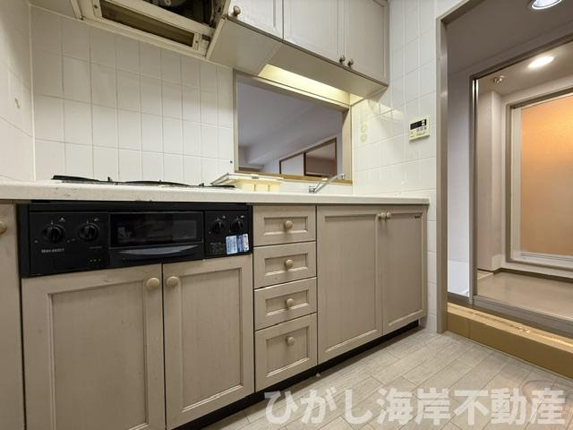 ダイアパレス湘南虹ヶ浜オーシャンビュー　のキッチン|7月9日撮影　新規リフォーム中　キッチンスペース